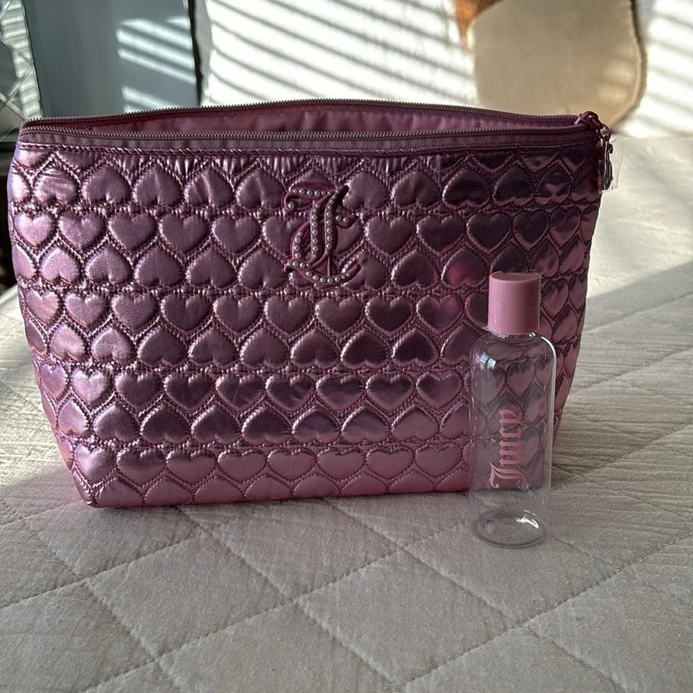 Juicy Couture travel heart pouch
